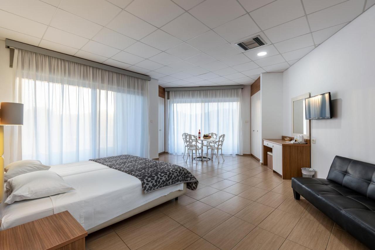 Royal Bay Suites Kefalos  Bagian luar foto